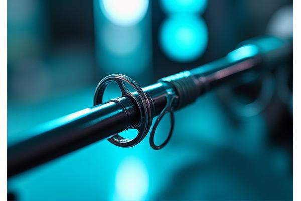 Dettaglio di una canna da pesca Acquamarina Rods sottoposta a un test di flessione in un laboratorio.